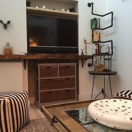 Spacious 1 Bedroom Split Level Old Pub Conversion Tower Bridge London Exterior photo