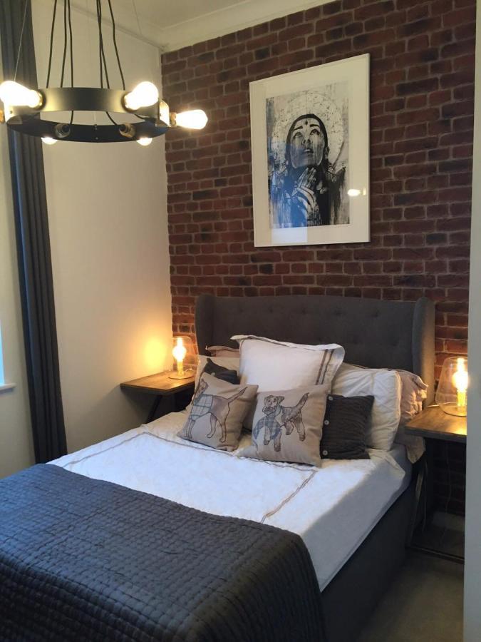 Spacious 1 Bedroom Split Level Old Pub Conversion Tower Bridge London Exterior photo
