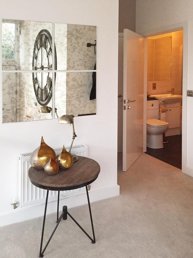 Spacious 1 Bedroom Split Level Old Pub Conversion Tower Bridge London Exterior photo
