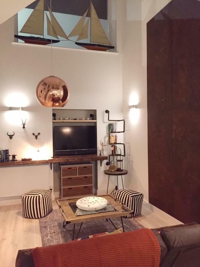 Spacious 1 Bedroom Split Level Old Pub Conversion Tower Bridge London Exterior photo
